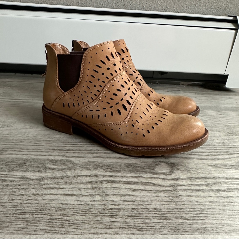 Sofft Tan Laser-Cut Leather Ankle Booties